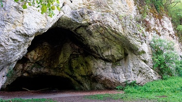 Höhle im Bittelschießer Täle. | Bild: BR/SWR/Jochen Schmid