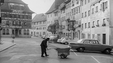 Es ist noch früh am Morgen auf dem Rathausplatz von Stein am Rhein. | Bild: BR