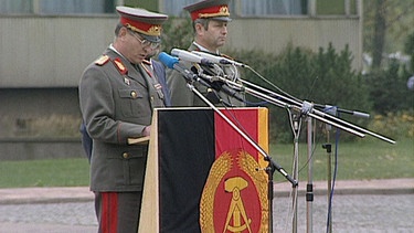 Am 2. Oktober 1990 endet die Existenz der Nationalen Volksarmee der DDR. | Bild: BR