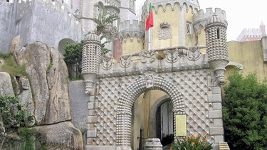 Torbogen des Palácio da Pena, das "portugiesische Neuschwanstein". | Bild: SWR/Kreisel