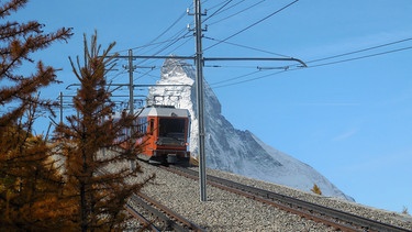 Gornergratbahn mit Matterhorn. | Bild: BR/SWR/Alexander Schweitzer