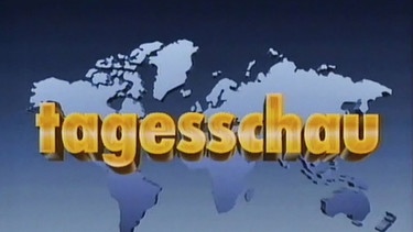 Logo zu "Die Tagesschau vor 20 Jahren". Die Tagesschau wurde nach Versuchssendungen ab dem 26.12.1952 dreimal wöchentlich von 20.00 bis 20.15 Uhr ausgestrahlt, zunächst im NWDR-Fernsehen. Ab 01.10.1956 gibt es die 20.00 Uhr Tagesschau an jedem Werktag, seit 03.09.1961 täglich. | Bild: NDR