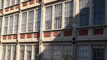 Le Locle: Fassade der Zenith Uhrenmanufaktur. | Bild: BR/SWR