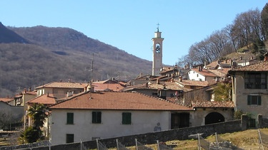 Malerisches Tessiner Dorf am Fuße des Monte San Giorgio. | Bild: SWR