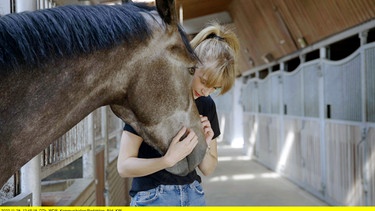 Münsterland ist Pferdeland: Larissa mit Anton. | Bild: WDR/Ehrenfilm/Beate Scherer