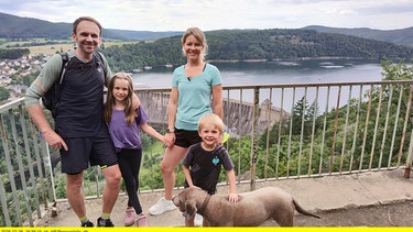 Sascha und Steffi Hofmann haben am Rand des Nationalparks komfortable Lodges gebaut, die Touristen das ganze Jahr über mieten können. | Bild: HR/jojotv