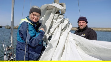 Pastorin Hildegard Rugenstein (links). | Bild: NDR/Manfred Uhlig