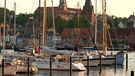 Flensburg - Der Hafen. | Bild: © NDR/NDR/doc.station, honorarfrei - Verwendung gemäß der AGB im engen inhaltlichen, redaktionellen Zusammenhang mit genannter NDR-Sendung bei Nennung "Bild: NDR/NDR/doc.station" (S2). NDR Presse und Information/Fotoredaktion, Tel: 040/4156-2306 oder -2305, pressefoto@ndr.de.