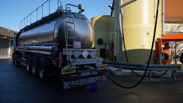 Gurkenwasser als Streusalz | Bild: BR/Johannes Hofelich