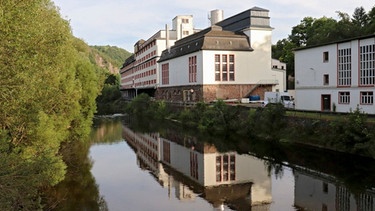 Saalfelderschokoladen-Werk am Ufer der Saale | Bild: MDR/Ralf Sakulowski