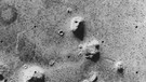 Mars-Mythen und Fakten | Das berühmte "Marsgesicht", aufgenommen von der "Viking 1"-Sonde am 25.07.1976 in der Cydonia-Region, ist nur eine optische Täuschung. | Bild: NASA/JPL