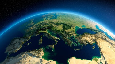 Die Erde aus dem Weltall. | Bild: stock.adobe.com/Anton Balazh
