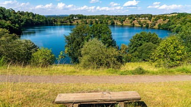 Weinfelder Maar in der Eifel | Bild: picture alliance / Jochen Tack / Jochen Tack