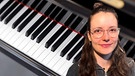 Josefa Schmidt, Freiberufliche Pianistin | Bild: Bayerischer Rundfunk/picture alliance / Panama Pictures /BR/Luisa-Marie Roth/Christoph Hardt