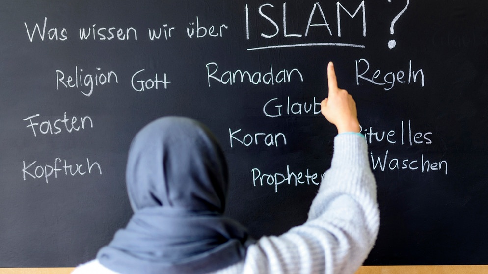 Salam Und Allah Der Islamunterricht Wird In Bayern Zum Regularen Wahlpflichtfach Das Campusmagazin B5 Aktuell Radio Br De