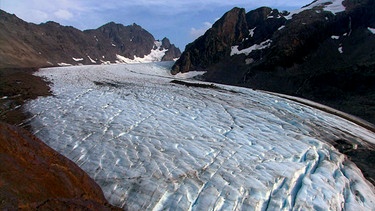 An der Nordflanke des Mount Olympus im Nationalpark "Olympische Berge" im US-amerikanischen Bundesstaat Washington liegt der Blaue Gletscher. Der Mount Olympus hat insgesamt acht Gletscher und drei Gipfel. | Bild: NDR/NDR Naturfilm/Florian Graner