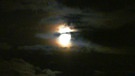 Magisch und fast wie ein Gemälde präsentierte sich der Mond von unserem Dachfenster aus. | Bild: Renate Blaudszun, Erlangen, 02.08.2023