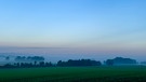 Sonnenaufgang am Rande des Fichtelgebirges bei Nemmersdorf am Morgen bei Nebel. | Bild: Florian Müller, Nemmersdorf, 27.09.2023