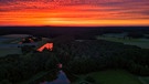 Nachdem es den Tag über eher bewölkt war, kam dieser Sonnenuntergang sehr unerwartet. Aufgenommen bei Möhrendorf. | Bild: Björn Hutzler, Möhrendorf, 09.06.2024