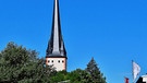 Die Michaelskirche in Fechheim, von weitem gut sichtbar mit den hohen, spitzen Kirchturm. Fechheim liegt 7 km südlich von Neustadt bei Coburg in Oberfranken! | Bild: Ottmar Mueller, Obermerzbach, 19.07.2024