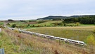 Ein zusammenhängerter ICE-Zug fährt mit hoher Geschwindigkeit nach München, kurz vor der Einfahrt in den Eierbergtunnel-Nord! | Bild: Ottmar Müller, Obermerzbach, 14.10.2024