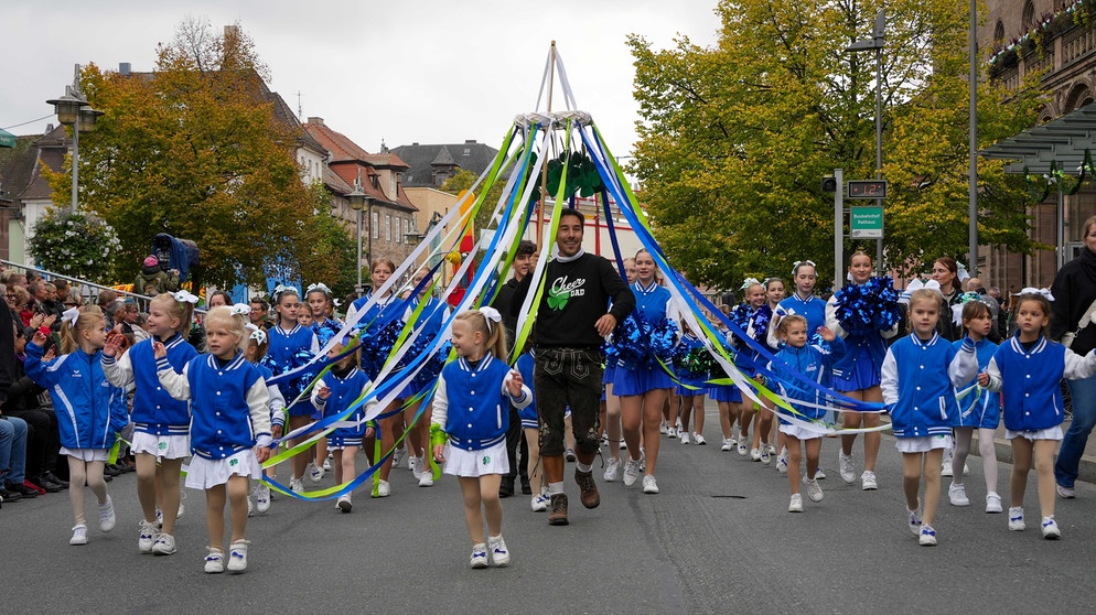 Erntedankfestzug in Fürth 2024 | Bild: BR/Henry Lai