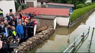 Hochwasser und Menschen | Bild: Bayerischer Rundfunk 2024