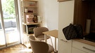 Eine möbilierte Wohnung | Bild: Bayerischer Rundfunk 2024