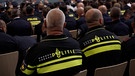 Zwei niederländische Polizisten | Bild: Bayerischer Rundfunk 2024