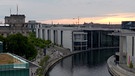 Blick über die Spree ins Regierungsviertel in berlin | Bild: Bayerischer Rundfunk 2024