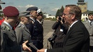 Pistorius mit Soldaten | Bild: Bayerischer Rundfunk 2024