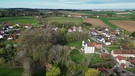 Ein Dorf | Bild: Bayerischer Rundfunk 2024