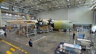 Airbus A400 in einer Montagehalle | Bild: Bayerischer Rundfunk 2024