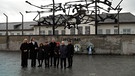 Holocaust-Gedenken in Dachau | Bild: Bayerischer Rundfunk 2025