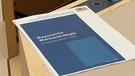 Deckblatt mit der Aufschrift Bayerische Wärmestrategie | Bild: Bayerischer Rundfunk 2025