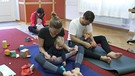 München: Yoga für Mama, Papa und Baby | Bild: Bayerischer Rundfunk 2023