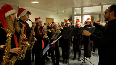 SchülerBigBand in der Klinik | Bild: Bayerischer Rundfunk 2024