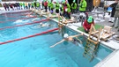 Eisschwimmer | Bild: Bayerischer Rundfunk 2025