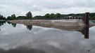 Beim Hochwasserschutz am falschen Ort gespart | Bild: Bayerischer Rundfunk 2024