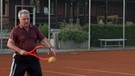 Blinder Mann spielt Tennis | Bild: Bayerischer Rundfunk 2024