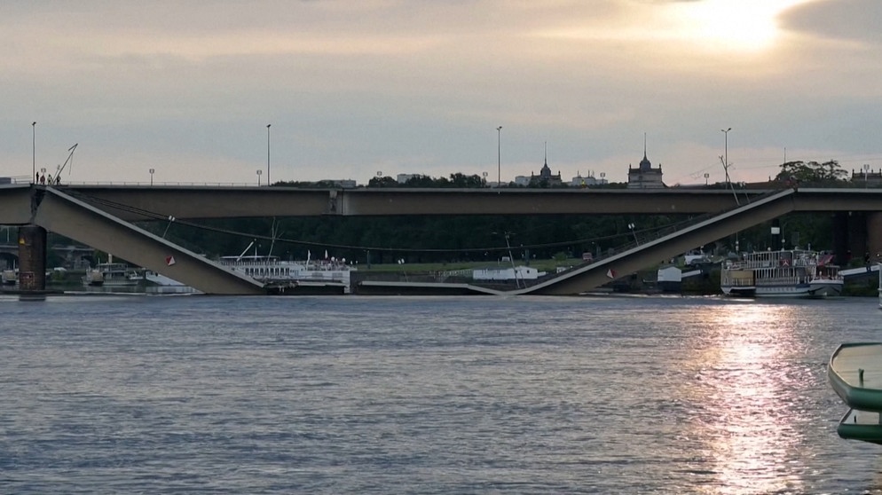 Einsturz: Brücke über Elbe in Dresden eingestürzt | BR.de