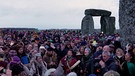 Fest zur Wintersonnenwende im Stonehenge | Bild: Bayerischer Rundfunk 2024