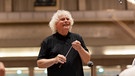 BR-Chefdirigent Sir Simon Rattle | Bild: Bayerischer Rundfunk 2025