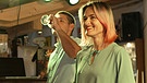 Maryna und Boris Rozdobudko, Braumeisterpaar aus Kiew, brauen in Schwabsoien ungewöhnliches Bier.  | Bild: Bayerischer Rundfunk 2023