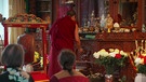 Wie verhalte ich mich in einem buddhistischen Tempel? | Bild: Bayerischer Rundfunk