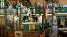 Wiesn-Tradition: Gottesdienst im Festzelt | Bild: Bayerischer Rundfunk 2024