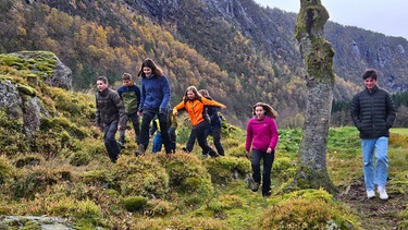 Szene aus: Das Camp in der Wildnis | Bild: Bewegte Zeiten Filmproduktion GmbH | BR