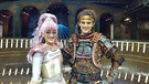 Der Rollschuh-Check / Julian mit Musicaldarstellerin Carla Pull enauf der Starlight-Express-Bühne. | Bild: BR / megaherz GmbH | Hans-Florian Hopfner 