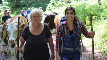 Das Abentuer beginnt (Folge 1) | Anna begleitet Sennerin Kati beim Almauftrieb. Nach einem langen Winter dürfen die Kühe wieder in die Berge und dort den Sommer verbringen. | Bild: BR | Text + Bild medienproduktion GmbH & Co. KG