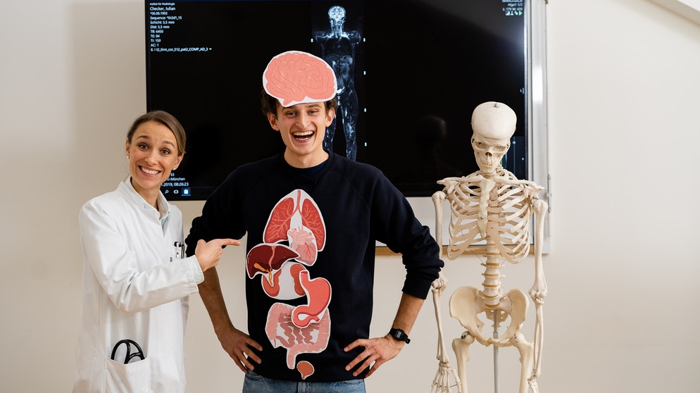 Der Organe-Check / Im Klinikum Rechts der Isar trifft Julian Ärztin Anna. | Bild: BR / megaherz GmbH